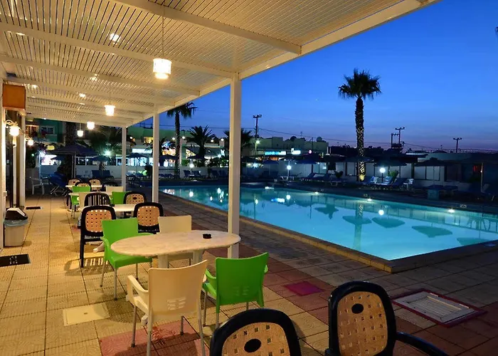 فندق Tropical Sol 3*